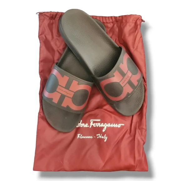 Men's FERRAGAMO Groove 2 Black and Maroon Gancini Pool Slide Sandals - Picture 9 of 10